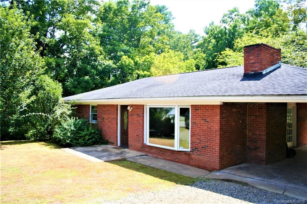 Property Photo:  262 Longs Chapel Road  NC 28787 