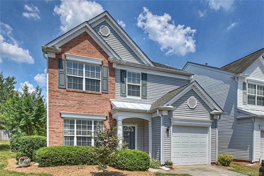 Property Photo: 15109 Northsprings Drive NC 28277
