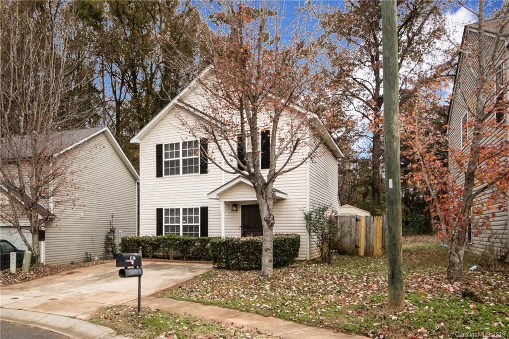 Property Photo:  1226 Hunter Forest Court  NC 28213 