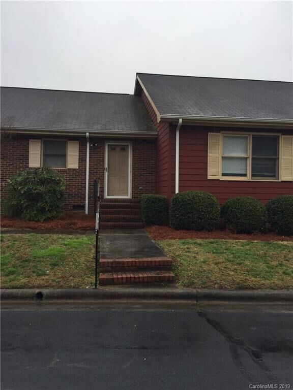 Property Photo: 1300 Larchmont Place 503 NC 28144