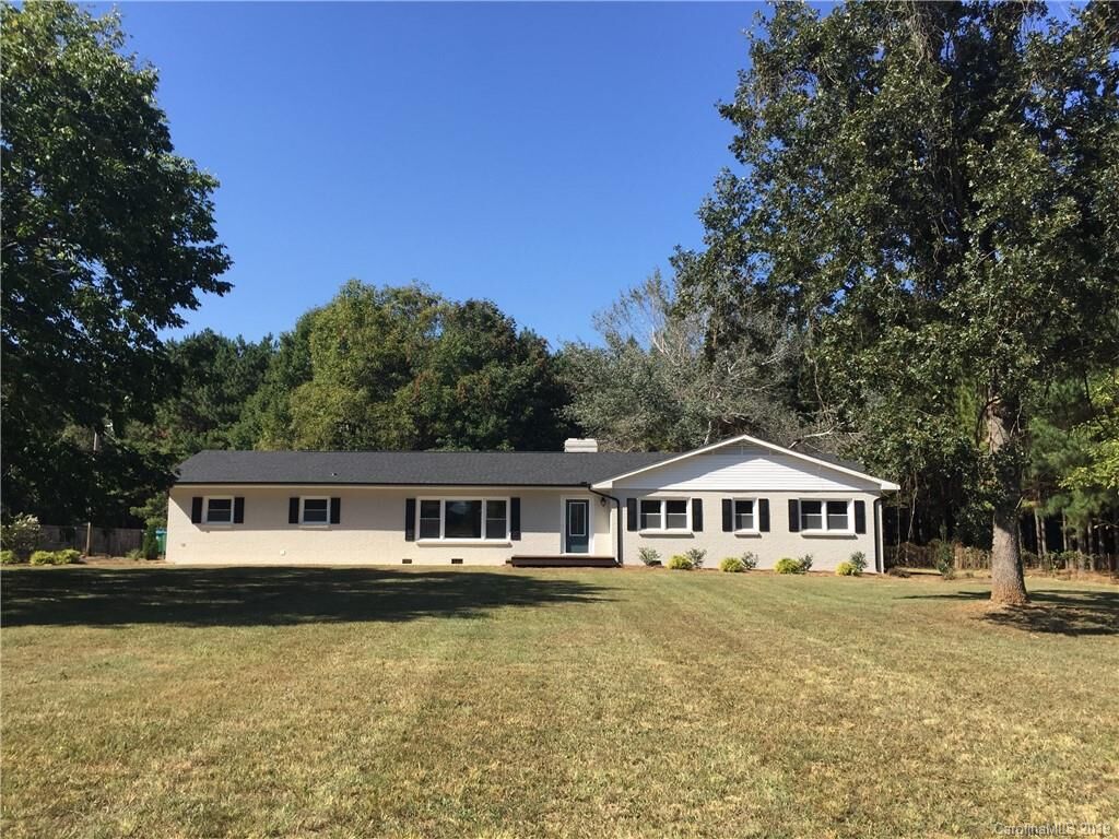 Property Photo:  5714 Mooresville Road  NC 28147 