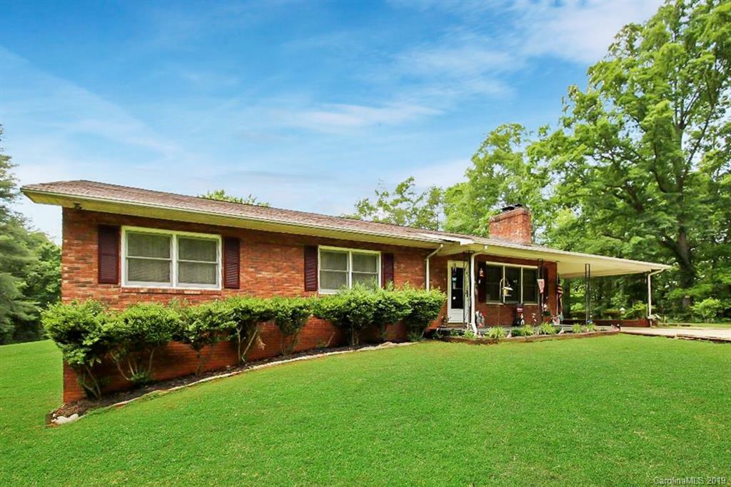 Property Photo:  121 Pine Hill Drive  NC 28752 