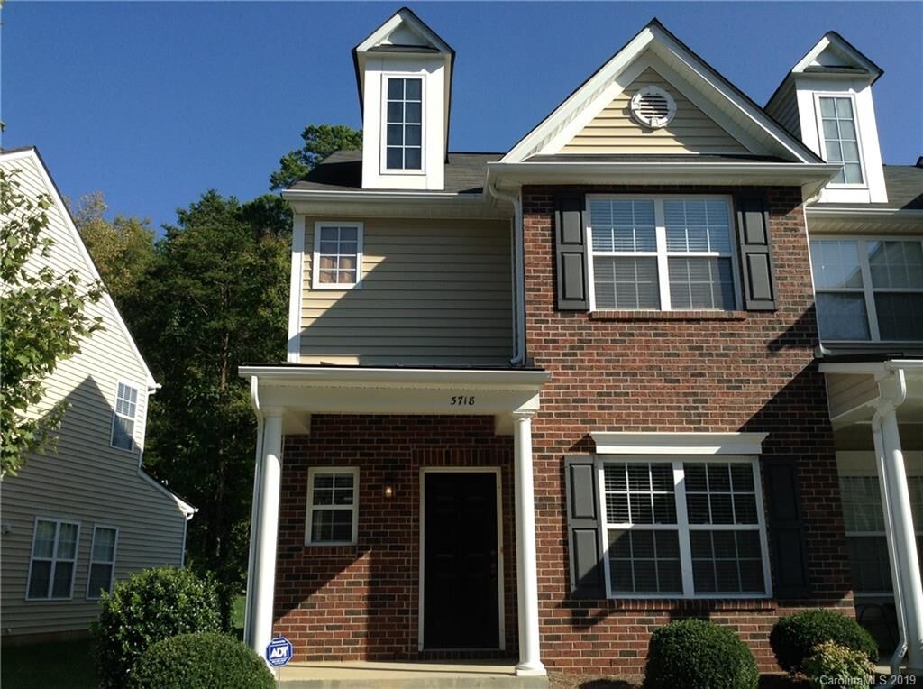 Property Photo: 5718 Bent Creek Circle NC 28227