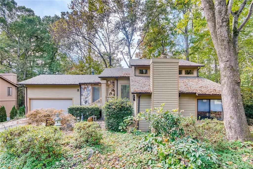 Property Photo: 1419 Jules Court NC 28226