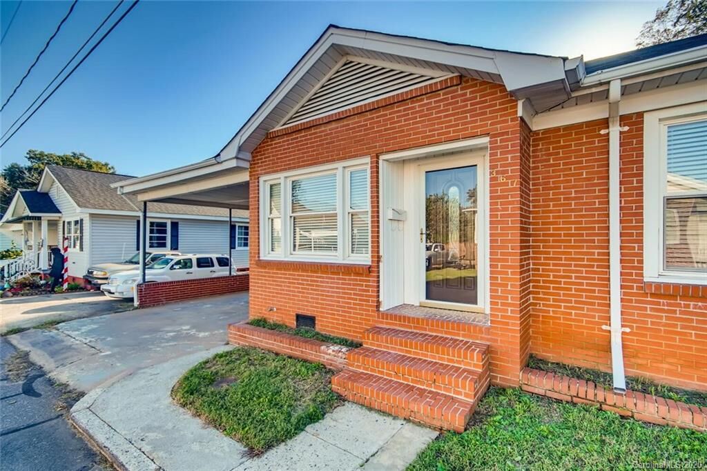 Property Photo: 367 Woodlawn Avenue NC 28032