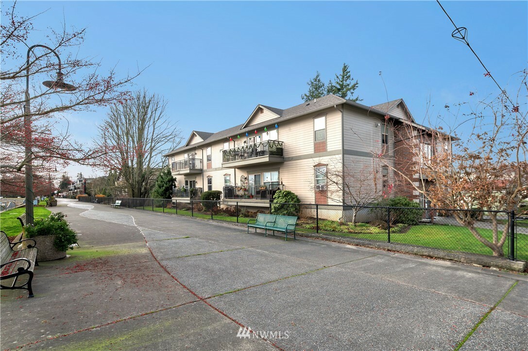 Property Photo:  1991 Alder Street 101  WA 98248 