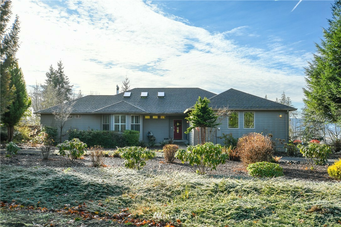 Property Photo:  625 E McAdams Road  WA 98632 