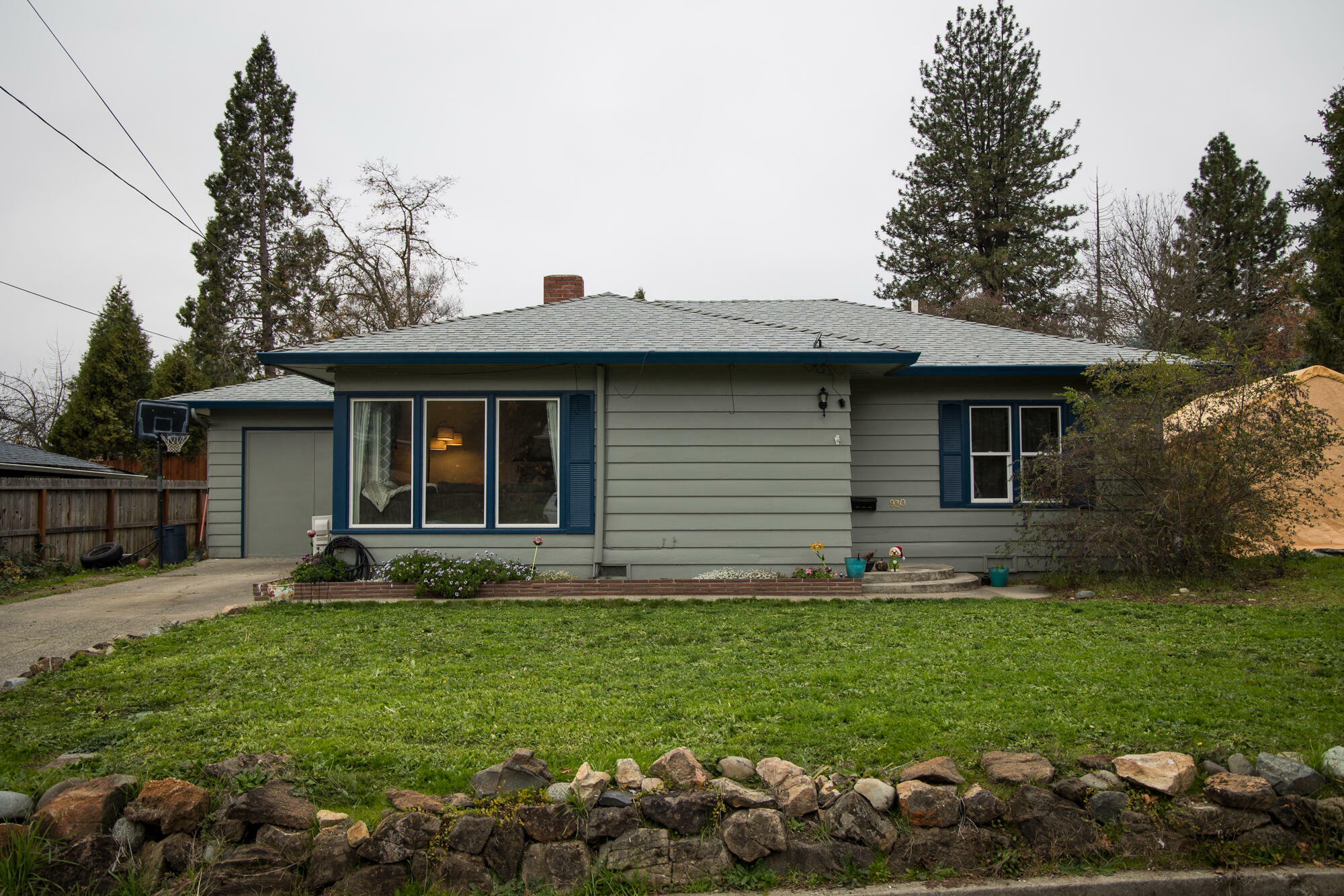 930 NE Campus Drive  Grants Pass OR 97526 photo