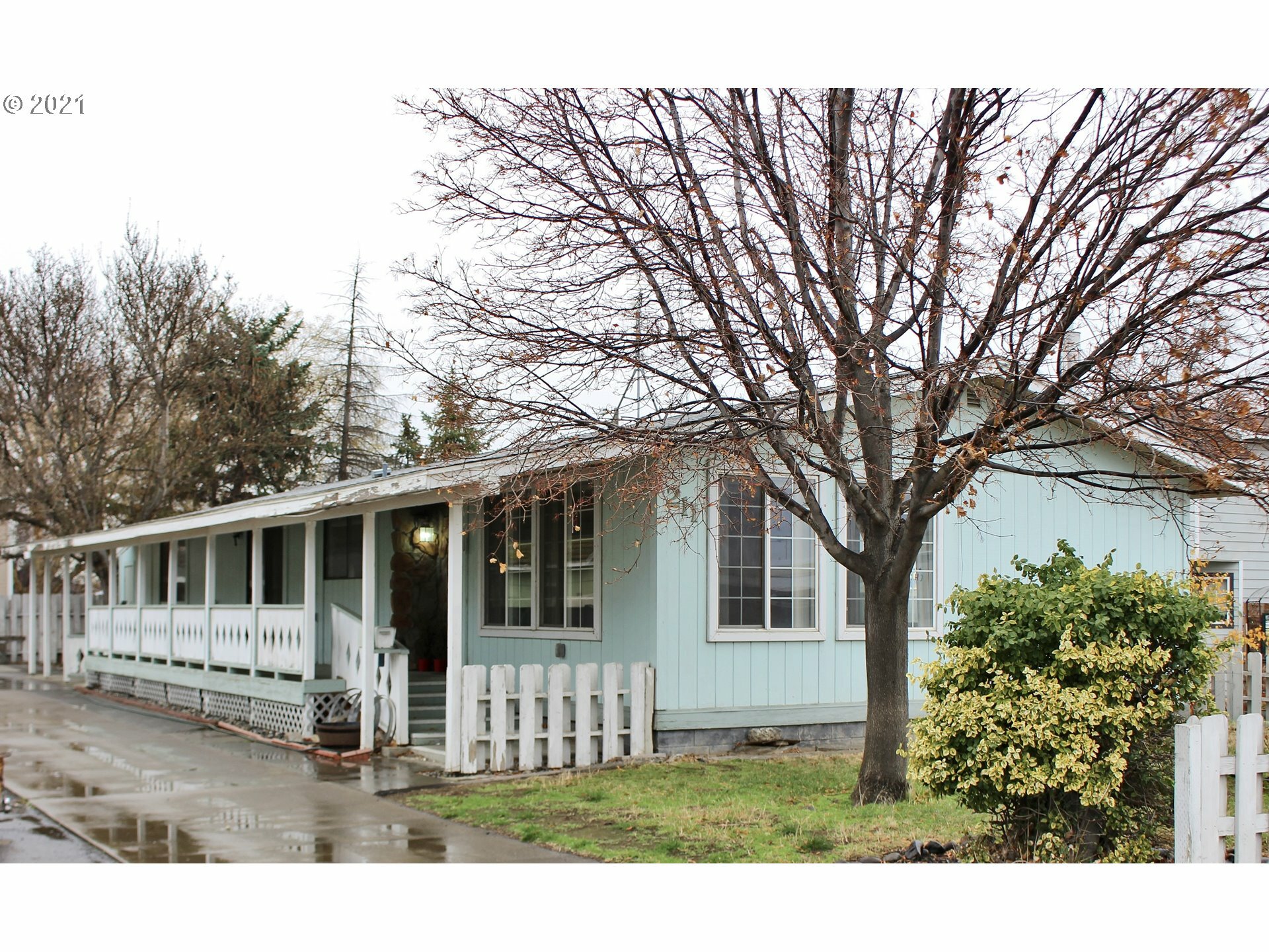 Property Photo: 211 Poplar St OR 97862