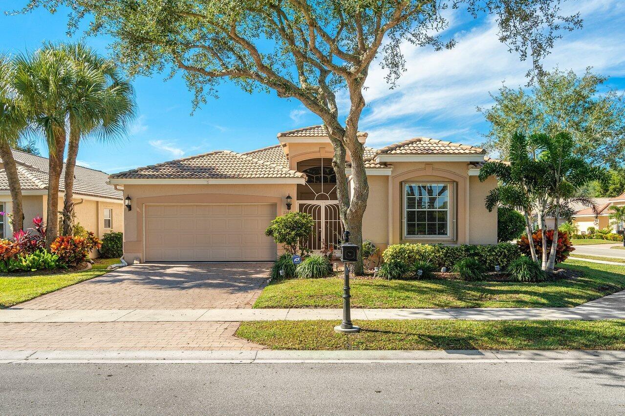 Property Photo: 13801 Via Nidia FL 33446