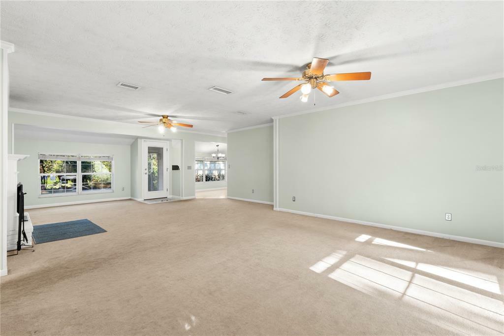 Property Photo:  917 Lake Charles Circle  FL 33548 