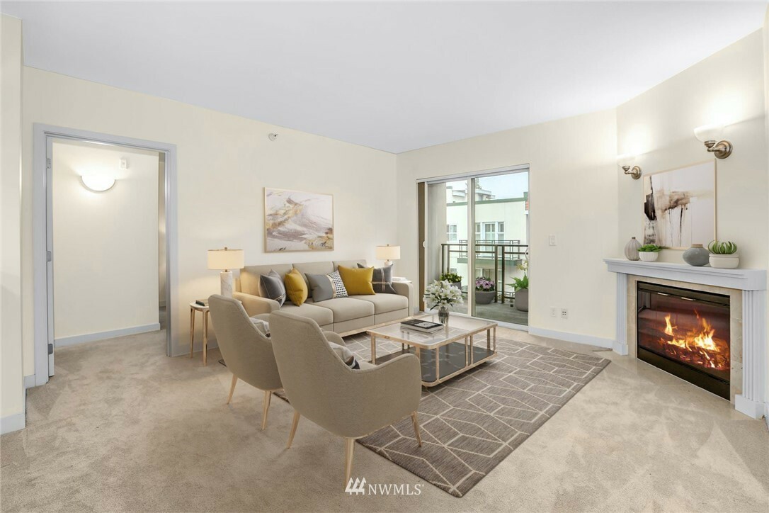 Property Photo: 2331 42nd Avenue SW 406 WA 98116