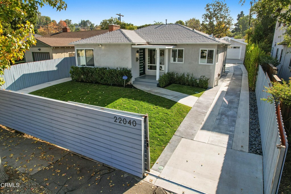 Property Photo:  22040 De La Guerra Street  CA 91364 