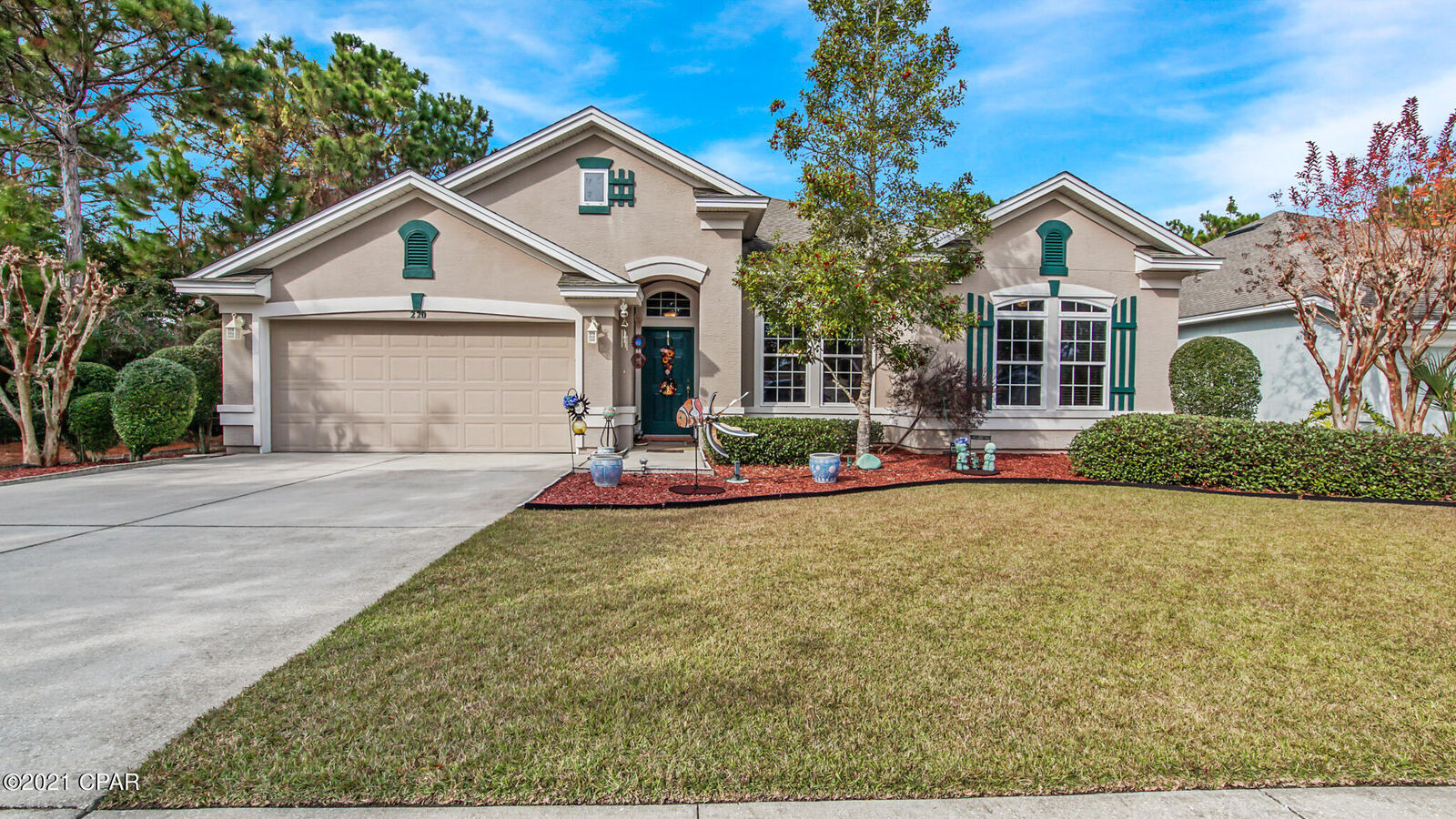 Property Photo:  220 Kensington Circle  FL 32413 