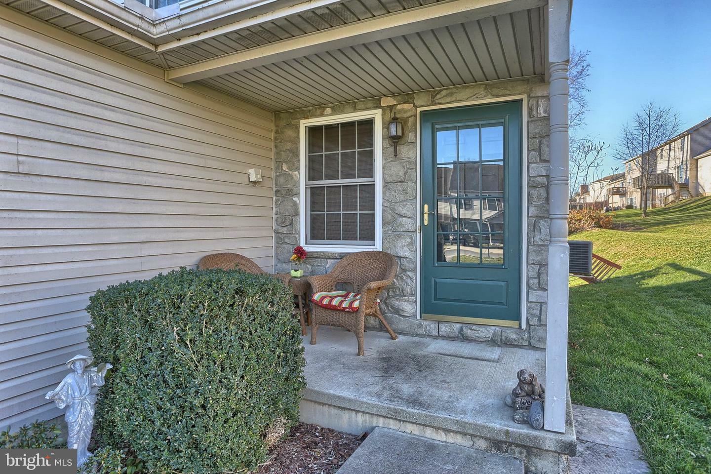 Property Photo:  1401 Lakeside Drive  PA 17057 