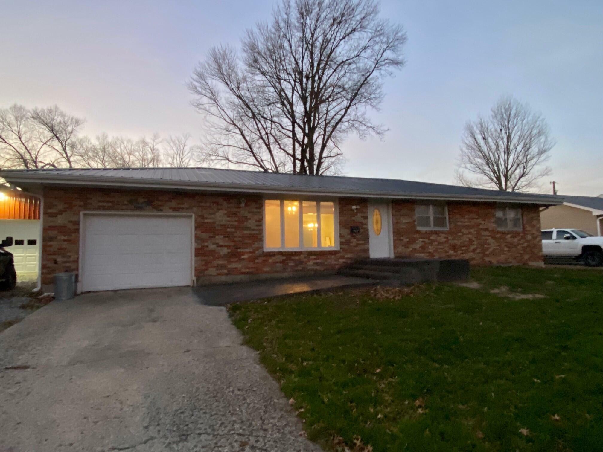 Property Photo:  409 N Audrain St  MO 65284 