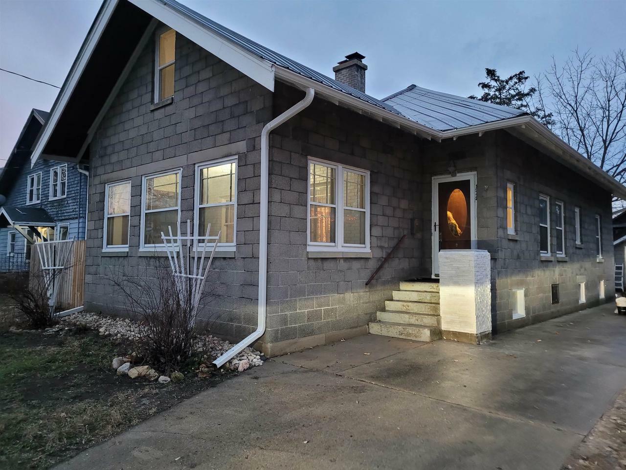 Property Photo:  1342 Prairie Ave  WI 53511 