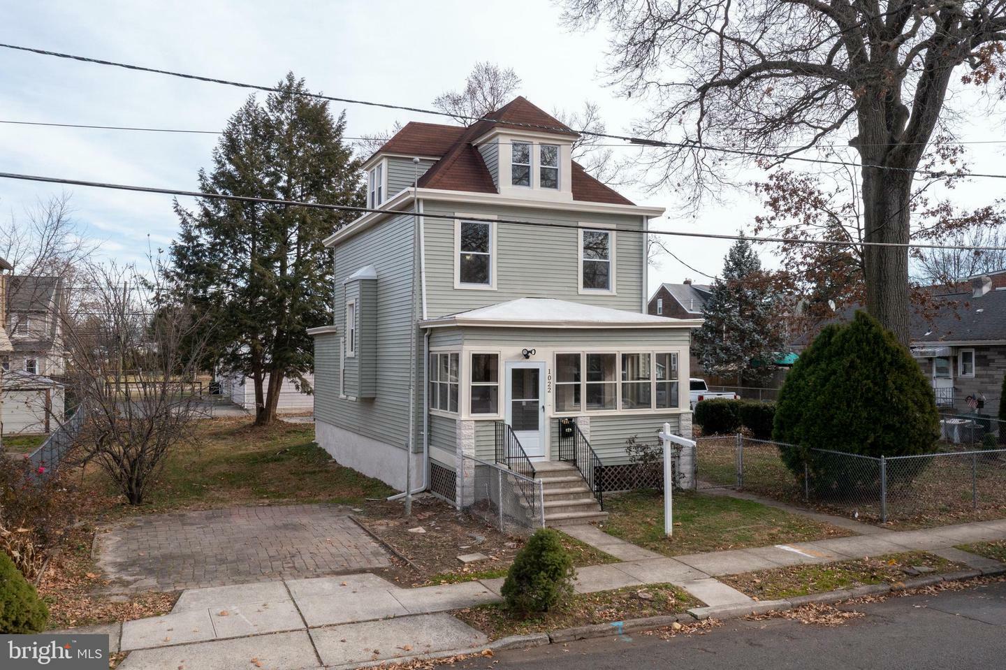 Property Photo:  1022 Franklin Street  NJ 08610 