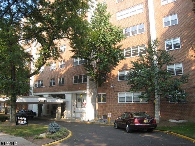 Property Photo:  39 E 39th St 8P  NJ 07514 