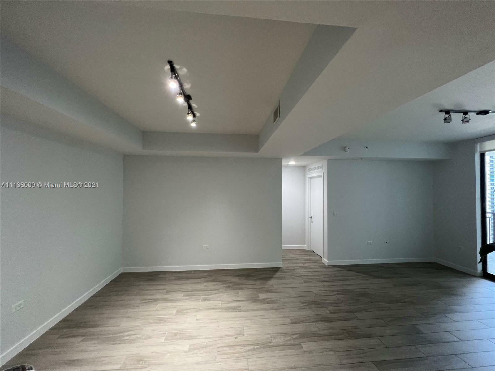 Property Photo:  999 SW 1st Ave 2816  FL 33130 