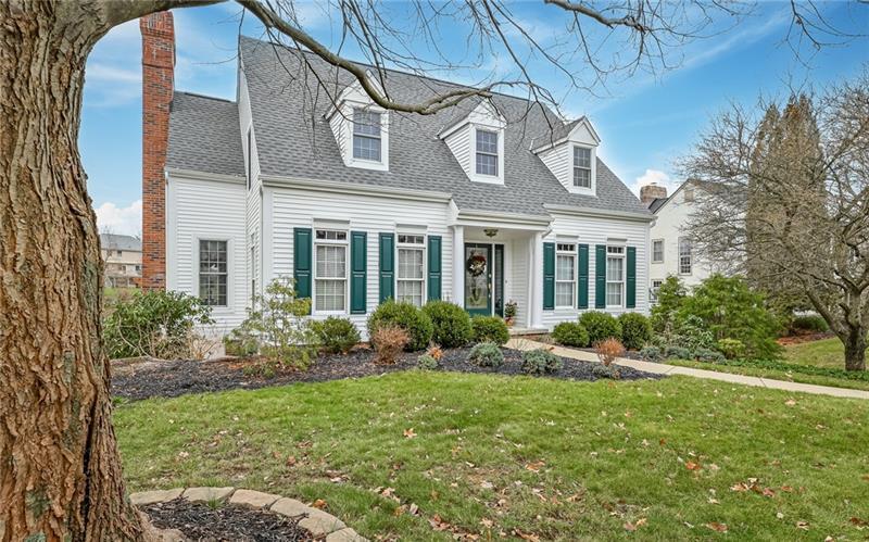 Property Photo: 5009 Willow Creek Ct PA 15044