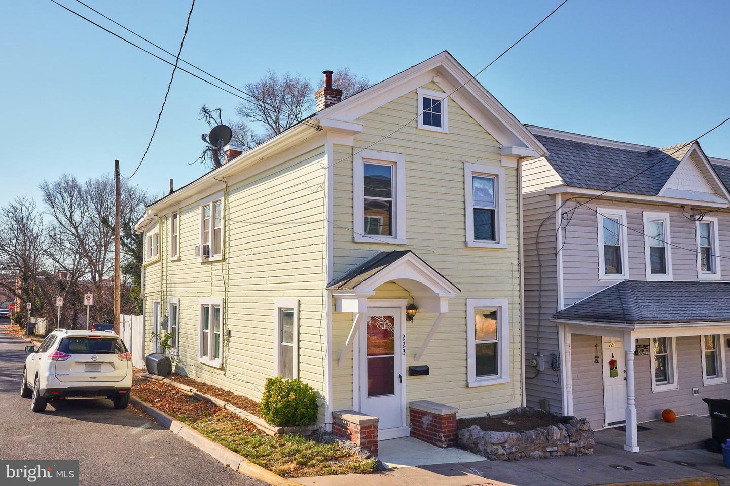 Property Photo: 223 Baker Street VA 22601