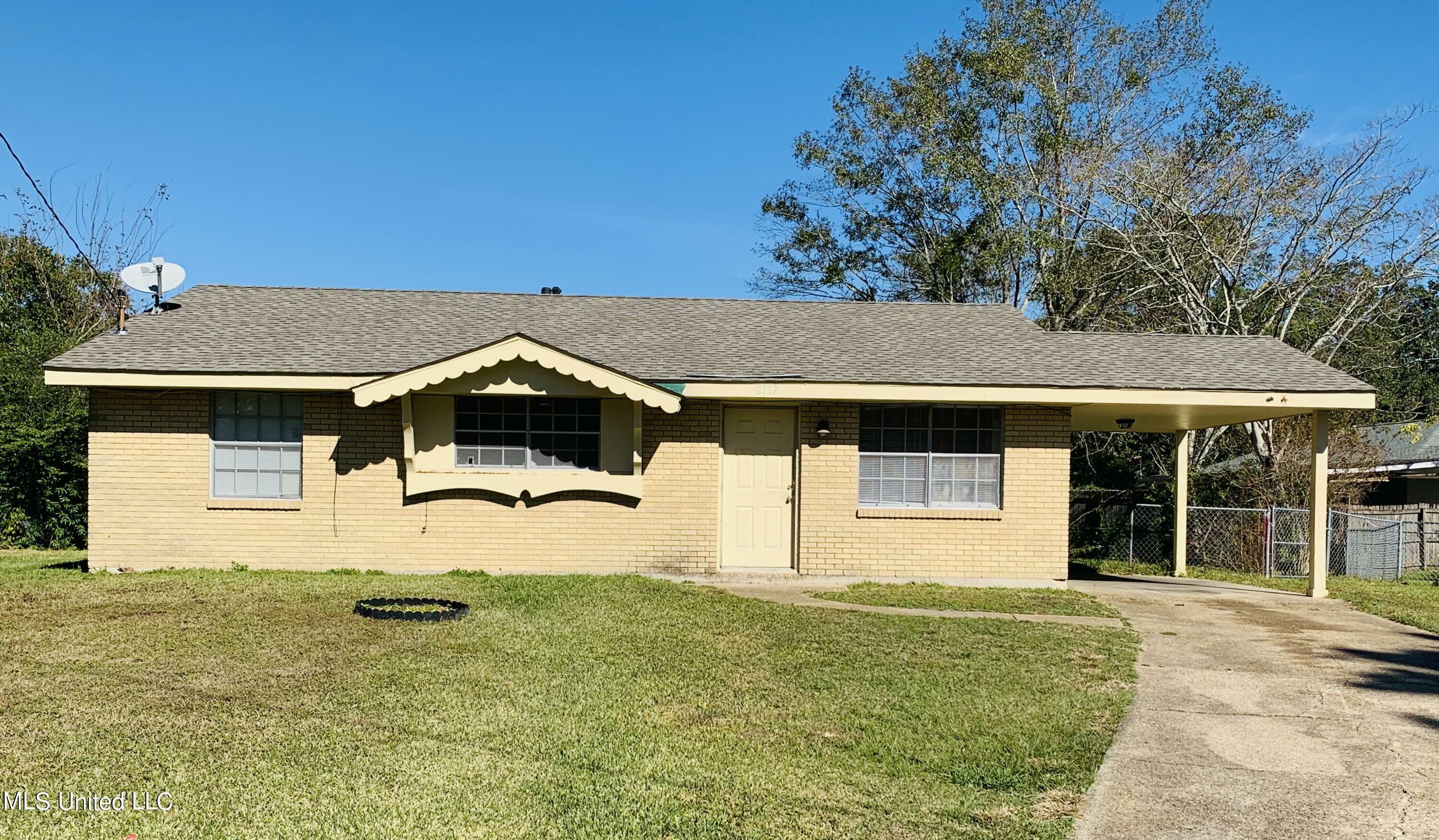 Property Photo:  2117 Boardman Boulevard  MS 39507 