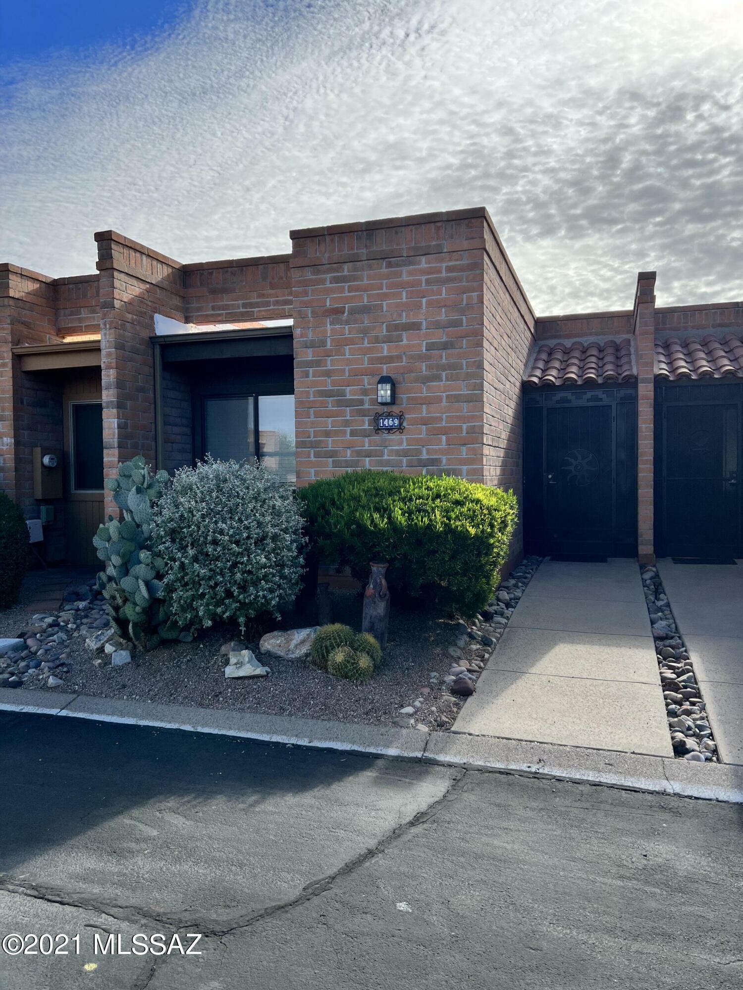 Property Photo:  1469 W Desert Hills Drive  AZ 85622 