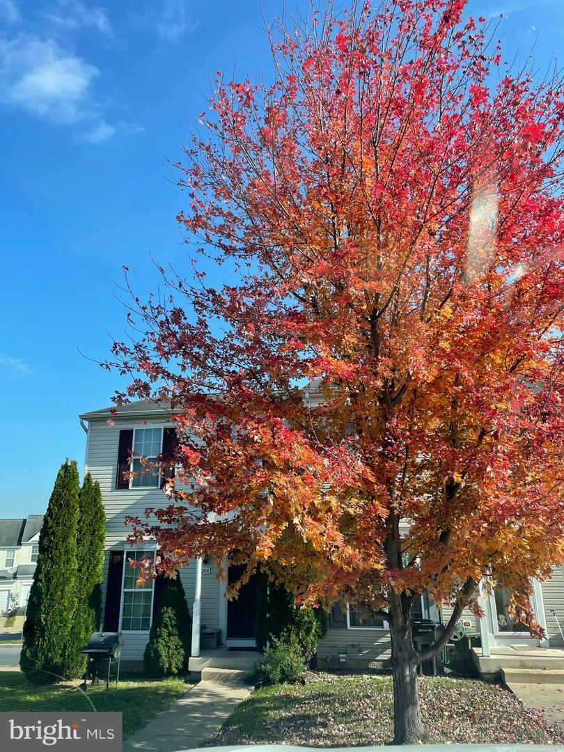 Property Photo: 208 Kentshire PA 17603
