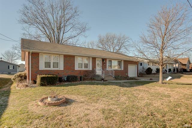 Property Photo: 845 North Plum 62230