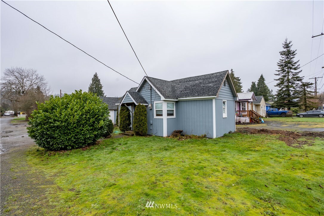 Property Photo:  103 W Alaska Way  WA 98531 