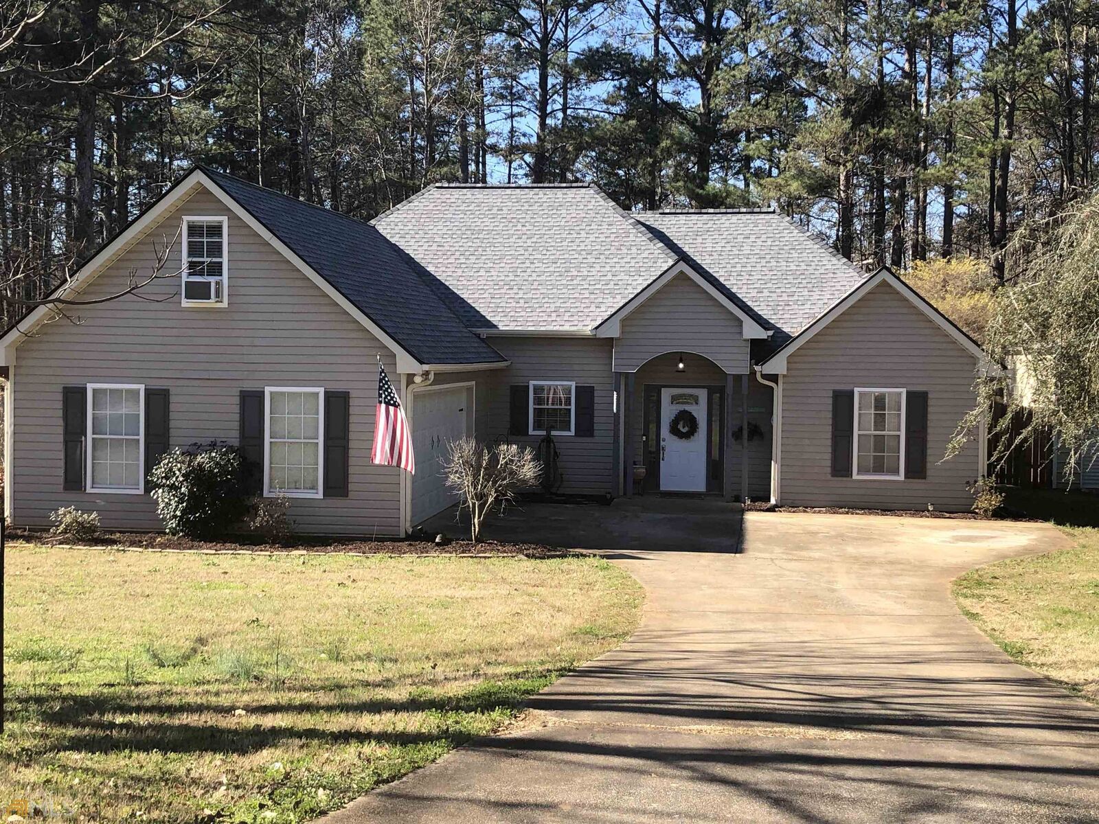 Property Photo: 25 Saratoga Point GA 30016