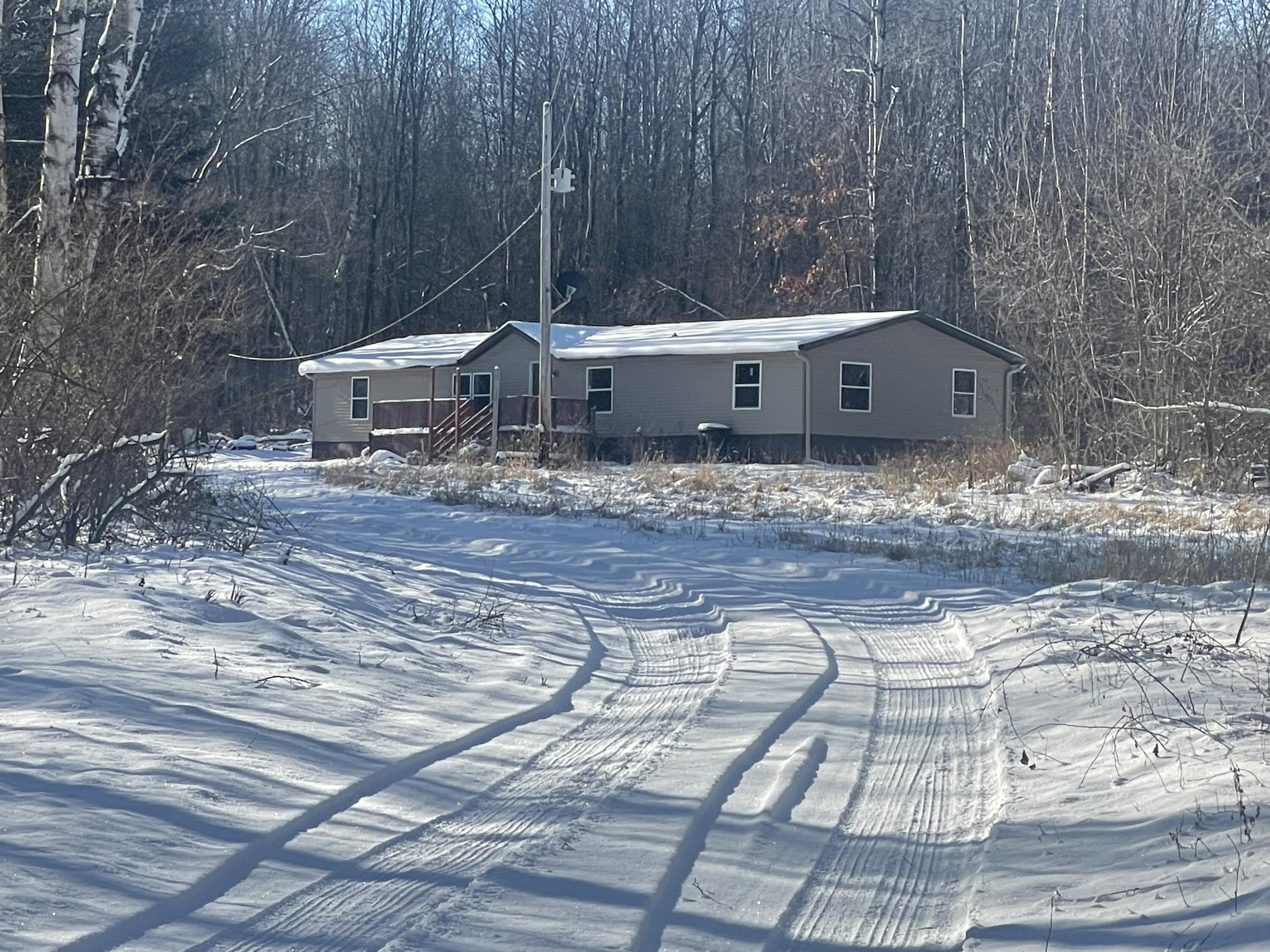 Property Photo: 2625 Hannah Road MI 49340