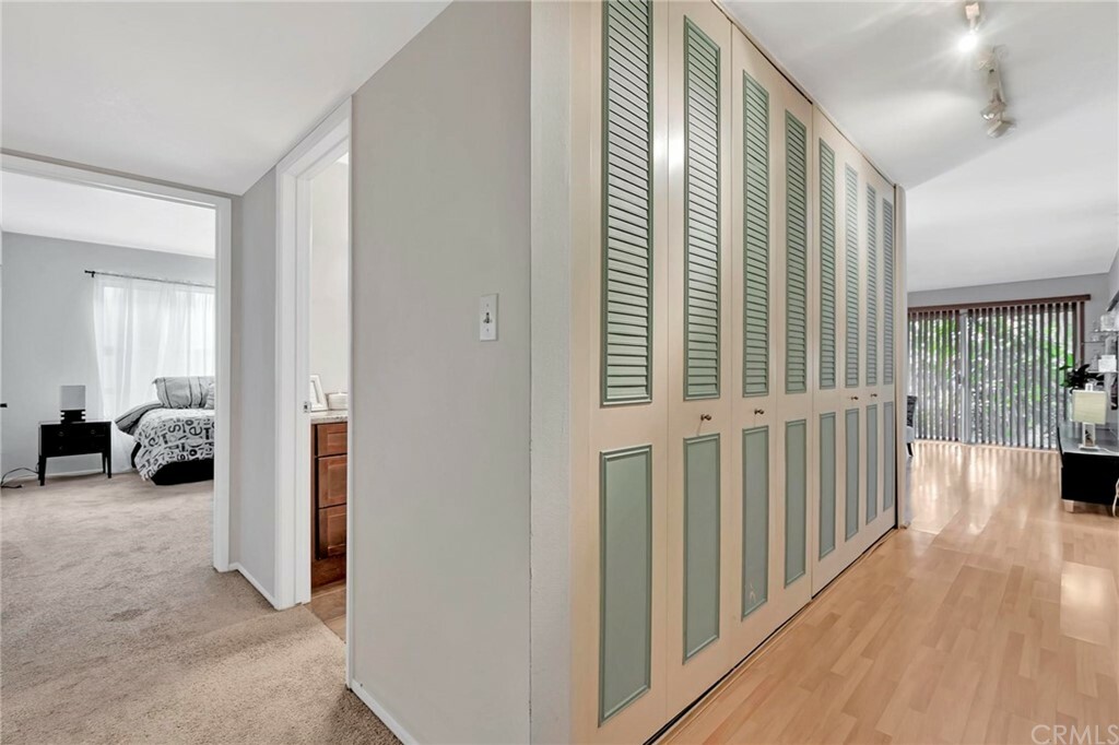 Property Photo: 372 Carroll E 201 CA 90814