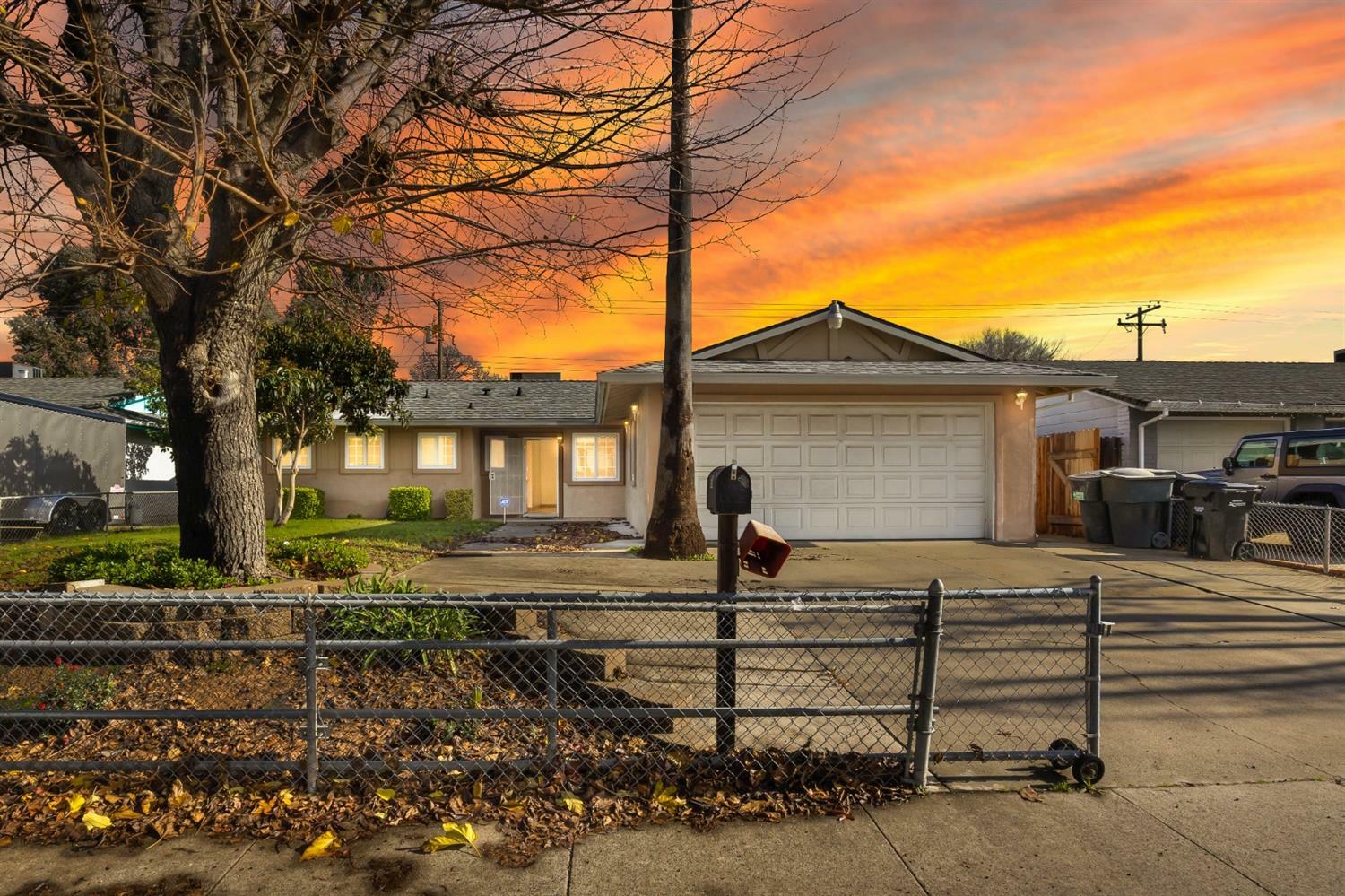 6925 Casa Grande Way  Sacramento CA 95828 photo