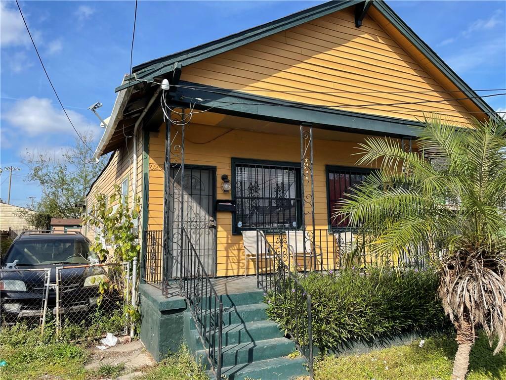 Property Photo:  623 25 N Salcedo Street  LA 70119 