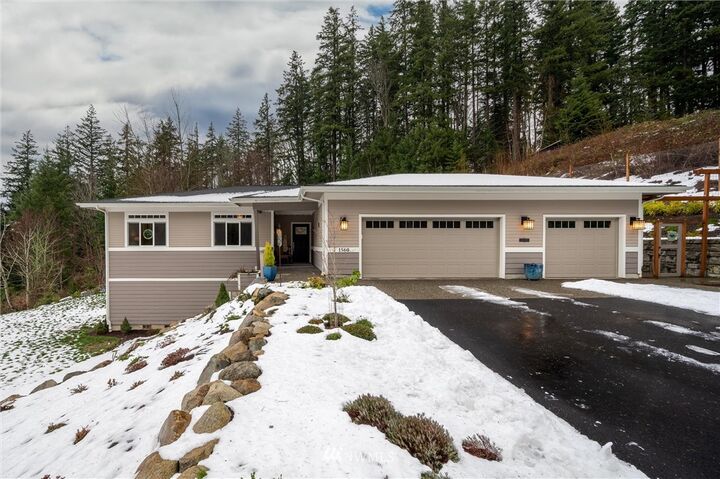 Property Photo:  1560 Rocky Road  WA 98226 