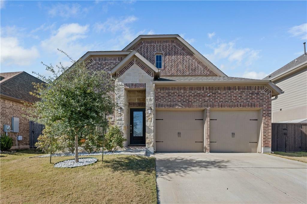Property Photo: 308 Lacey Oak Loop TX 78666