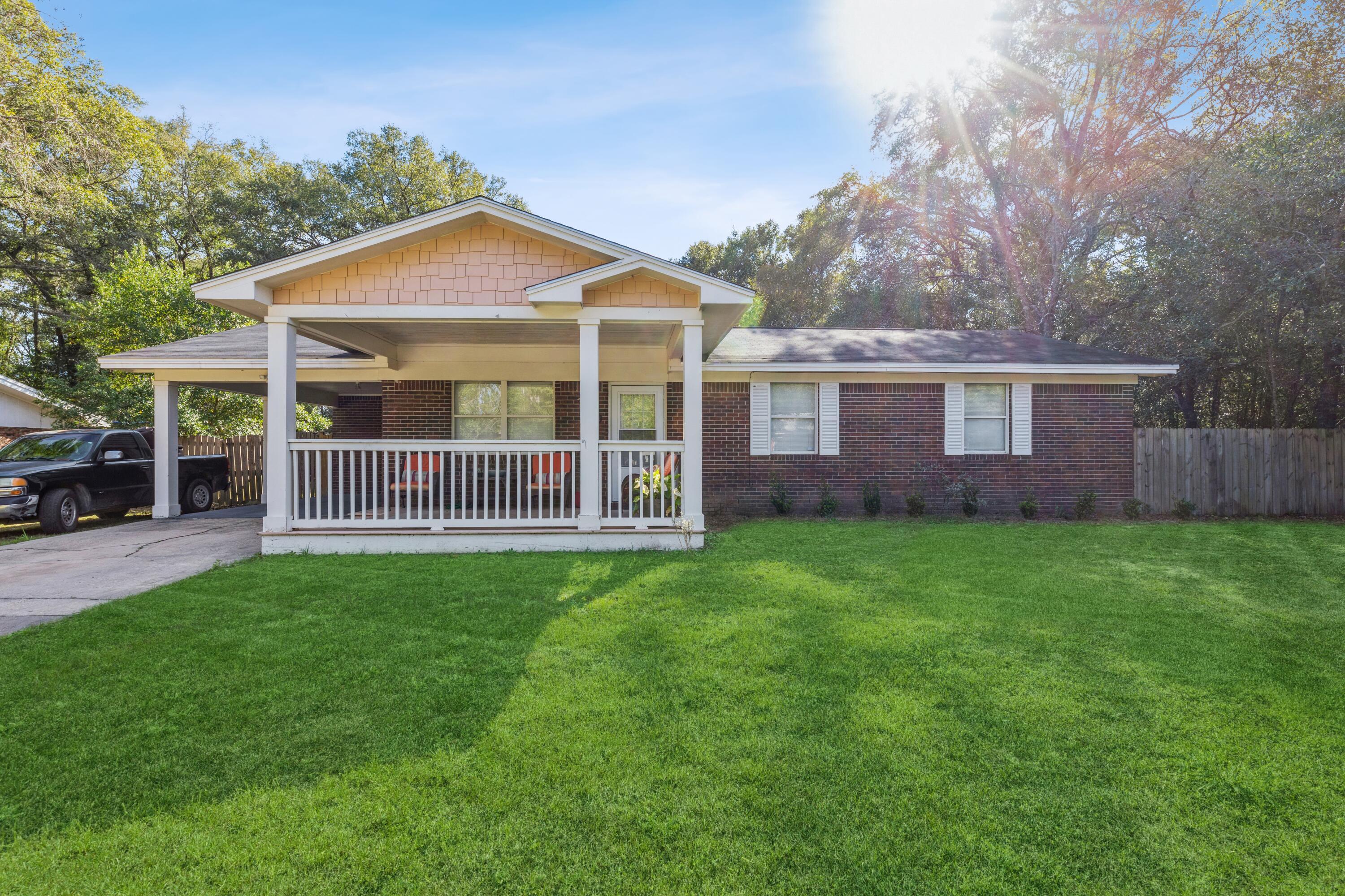 Property Photo: 80 Andrews Ave Avenue FL 32433