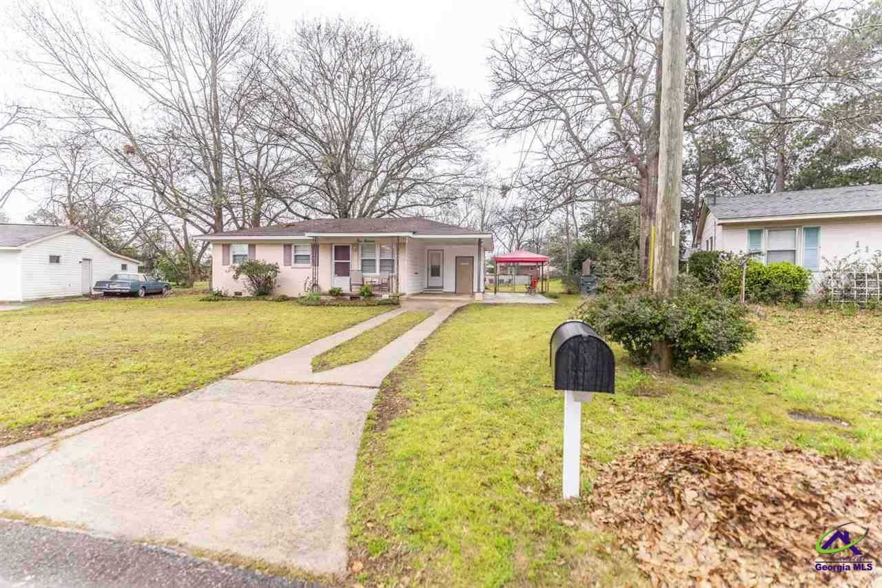 Property Photo:  111 Ravenwood Way  GA 31093 