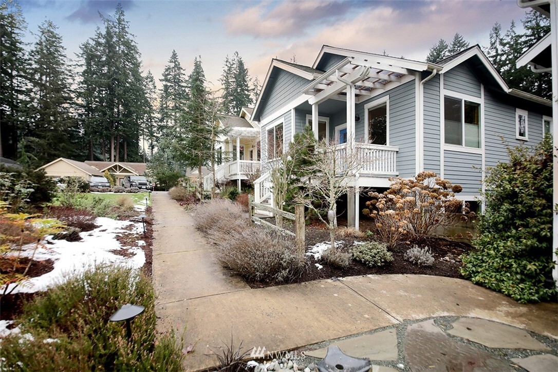 Property Photo: 1035 Village Loop WA 98260