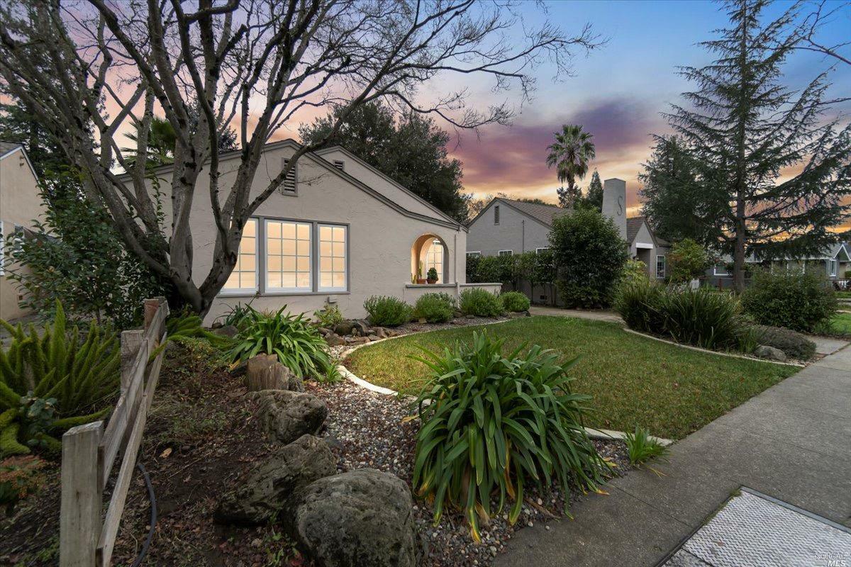 Property Photo:  936 Sonoma Avenue  CA 95404 