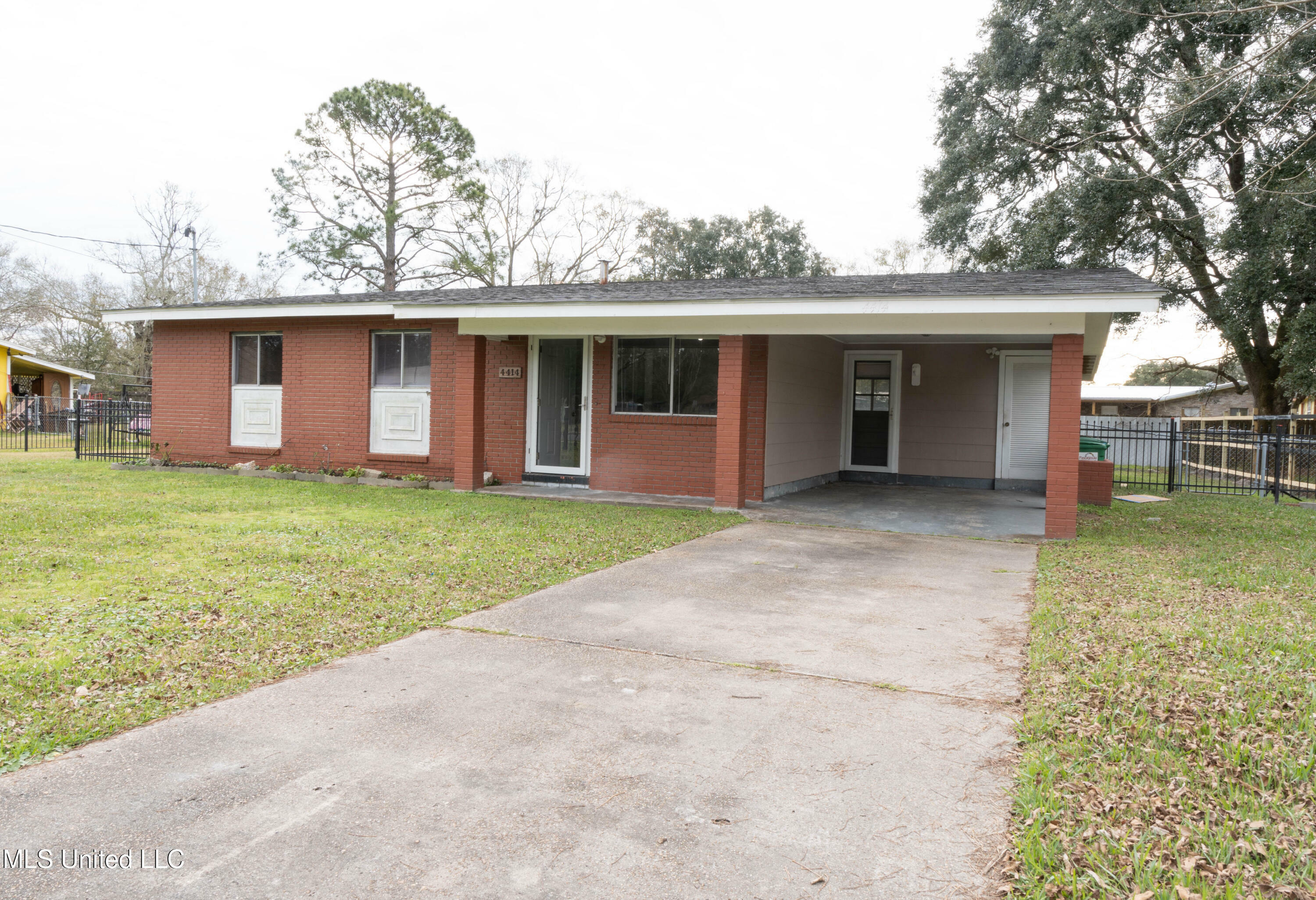 Property Photo:  4414 Old Mobile Avenue  MS 39581 