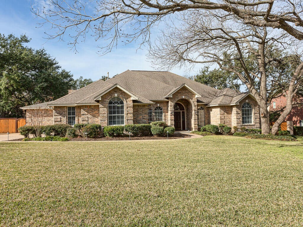 Property Photo: 27 Wilderness Way TX 78664