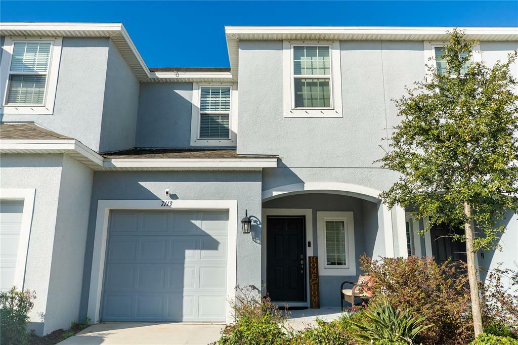 Property Photo:  7113 Summer Holly Place  FL 33578 