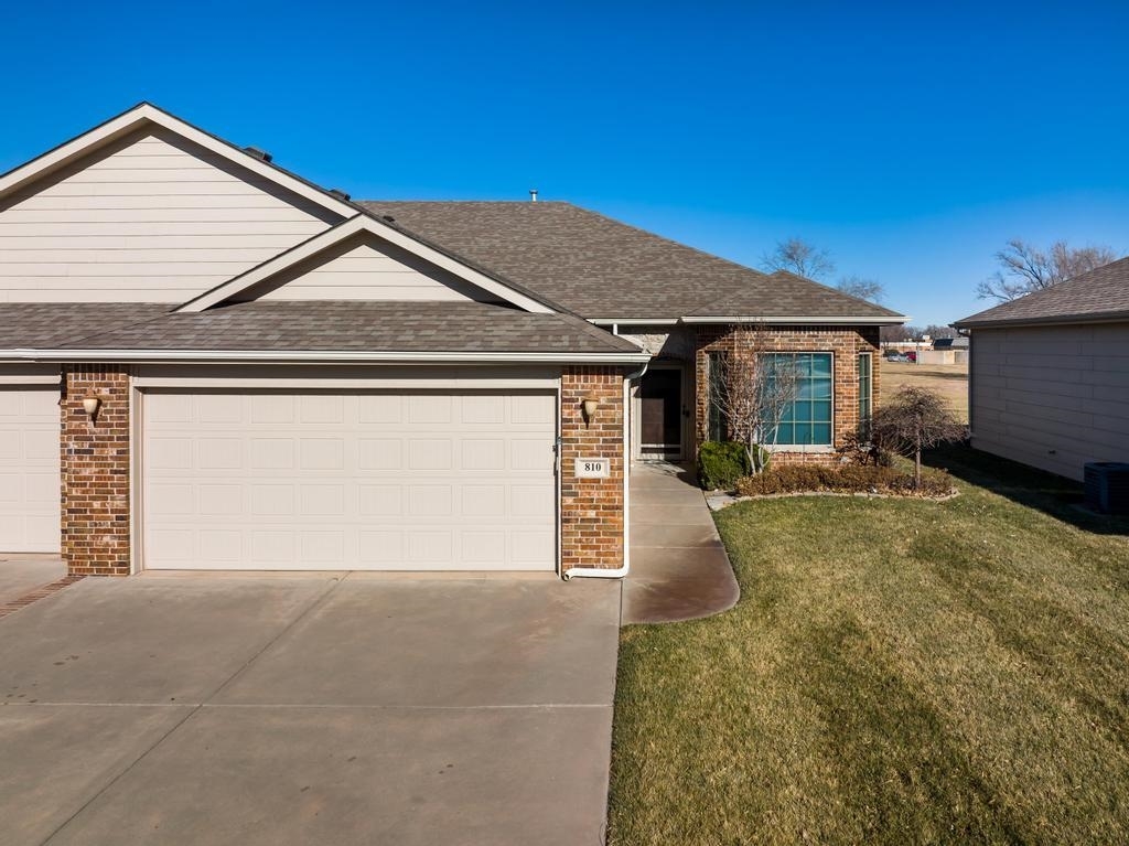 Property Photo:  810 W Cottonwood Dr  KS 67147 