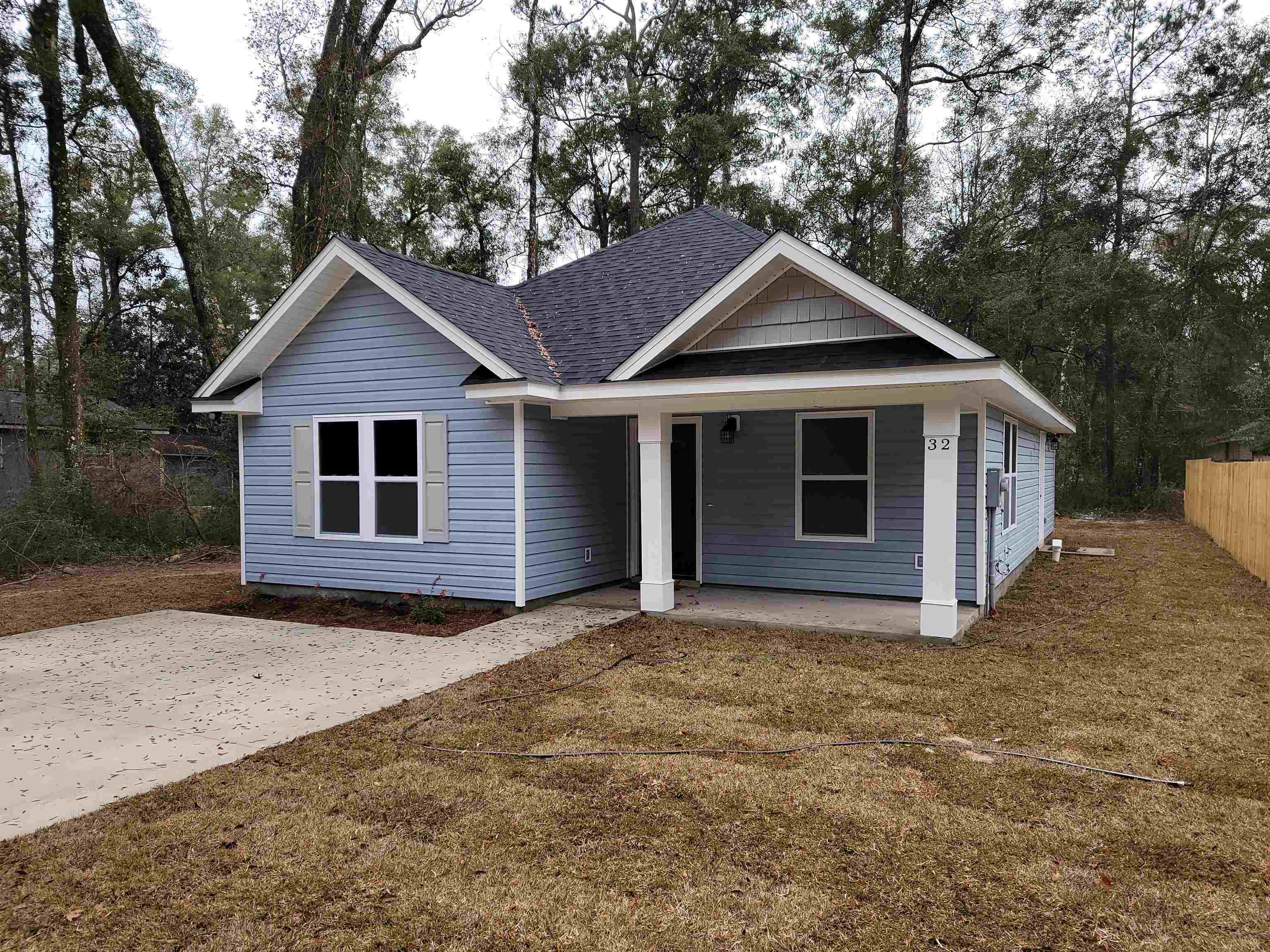 Property Photo:  214 Chippewa Road  FL 32327 