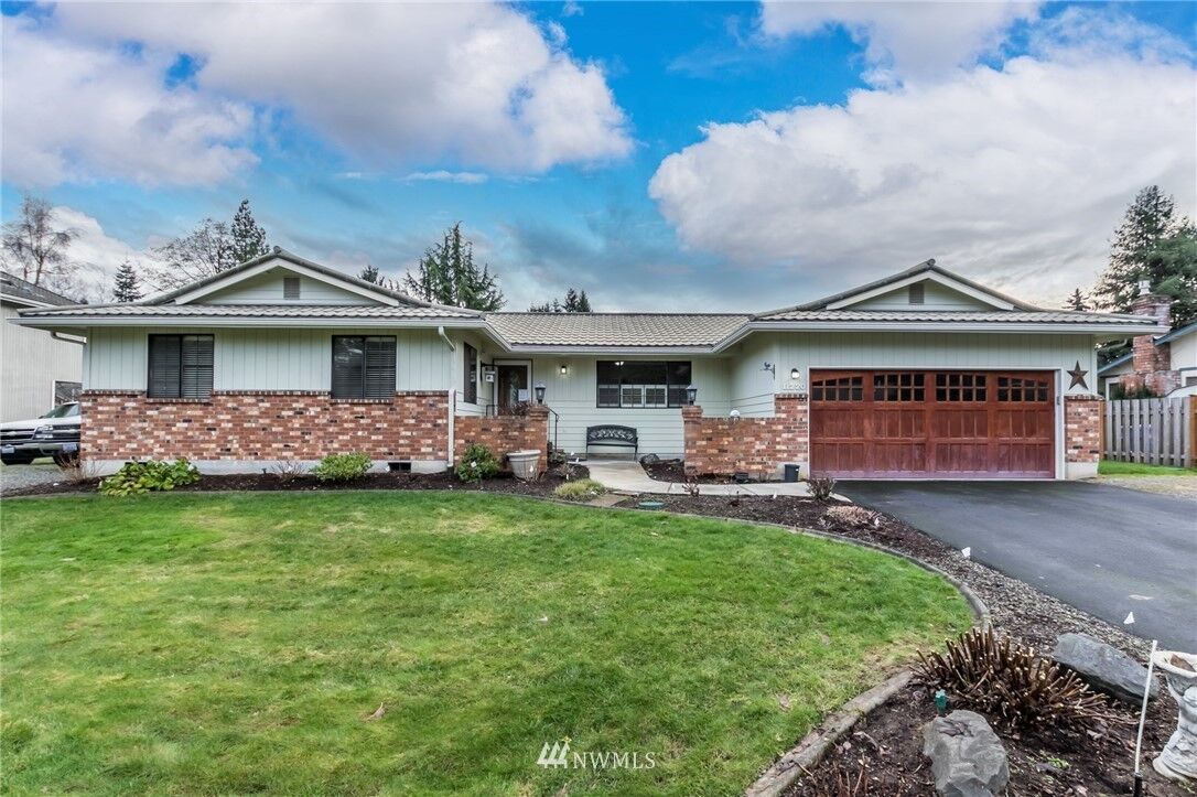 3 bed Puyallup home for sale 11220 148th Street E, Puyallup, WA 98374