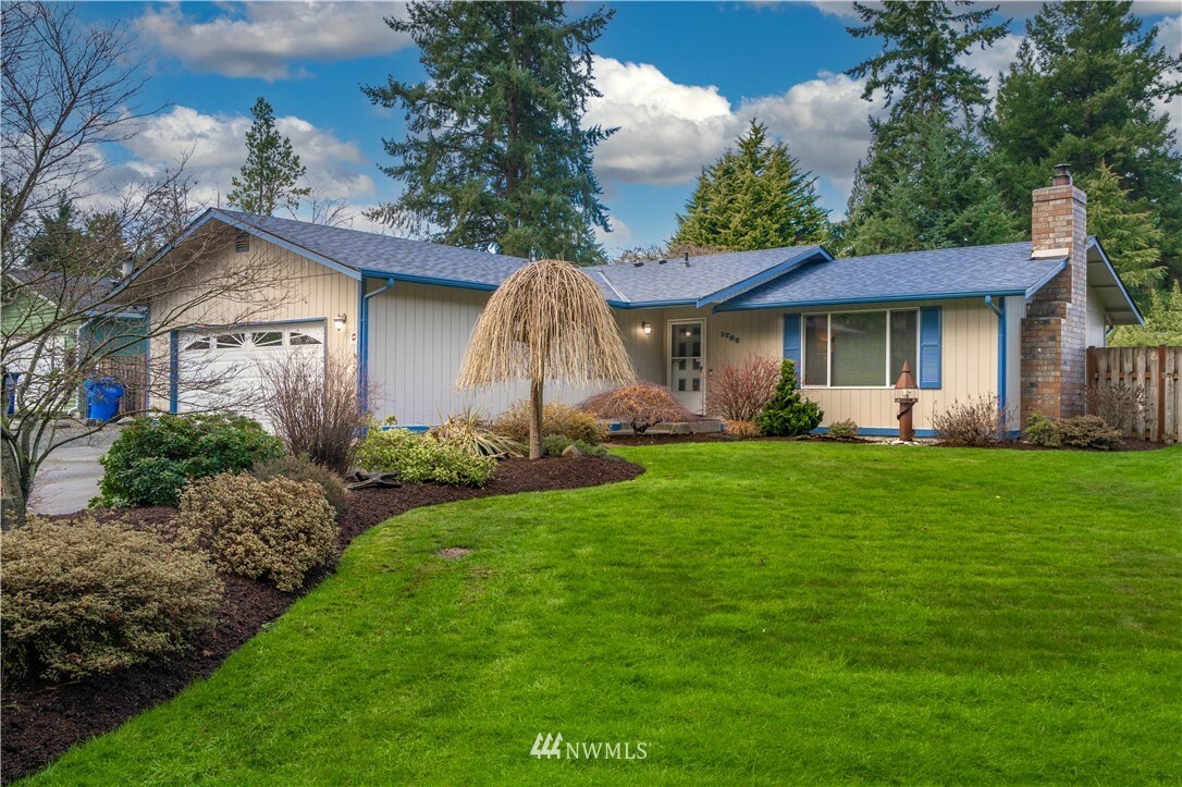 Property Photo: 1708 Alder Street WA 98354