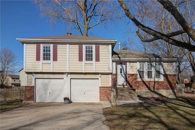 Property Photo: 626 E Colleen Drive KS 66030